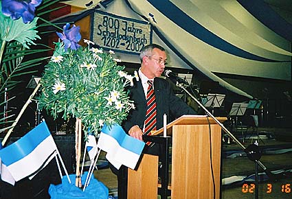 Historiker Roland Paul vom Institut f&uuml;r pf&auml;lzische Geschichte und Volkskunde ging in seinem Festreferat etwas n&auml;her auf die Geschichte ein, und stellte den Verlauf vom ehemaligen Raubritternest bis zur heute lebenswerten Gemeinde dar.